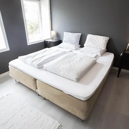 Modern With 3 Bedrooms Aalesund Sentrum شقة *