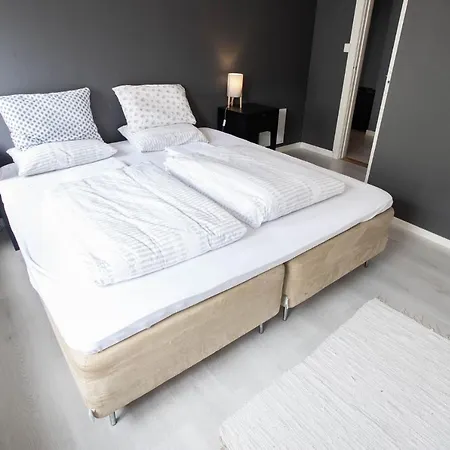 شقة Modern With 3 Bedrooms Aalesund Sentrum